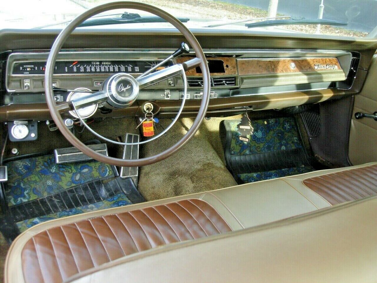 1968 Chrysler Town & Country - photo 10