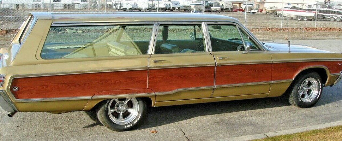 1968 Chrysler Town & Country - photo 6