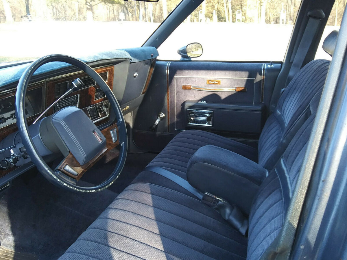 1984 Oldsmobile Custom Cruiser Station Wagon - photo 10