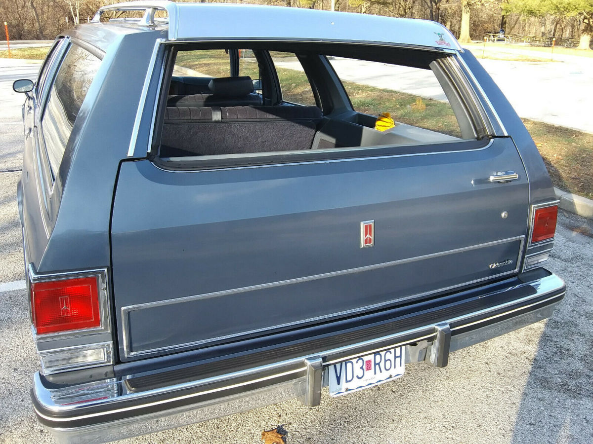 1984 Oldsmobile Custom Cruiser Station Wagon - photo 4