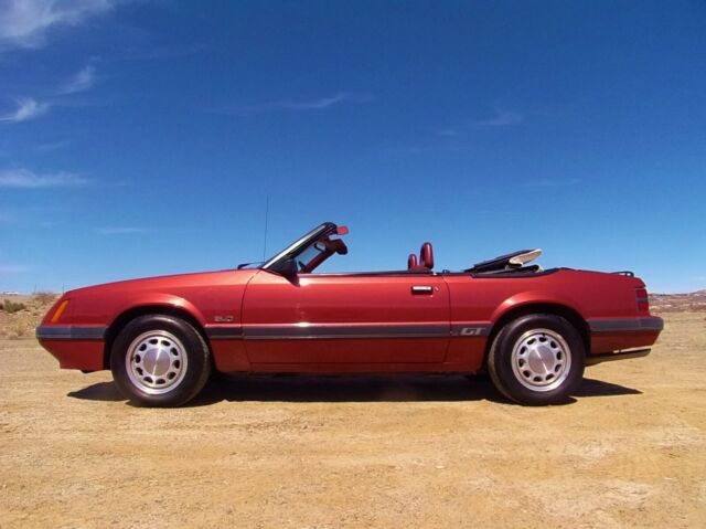 1986 Ford Mustang GT - photo 3