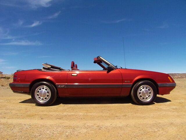 1986 Ford Mustang GT - photo 7