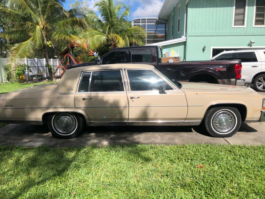 1985 Cadillac Fleetwood - photo 2