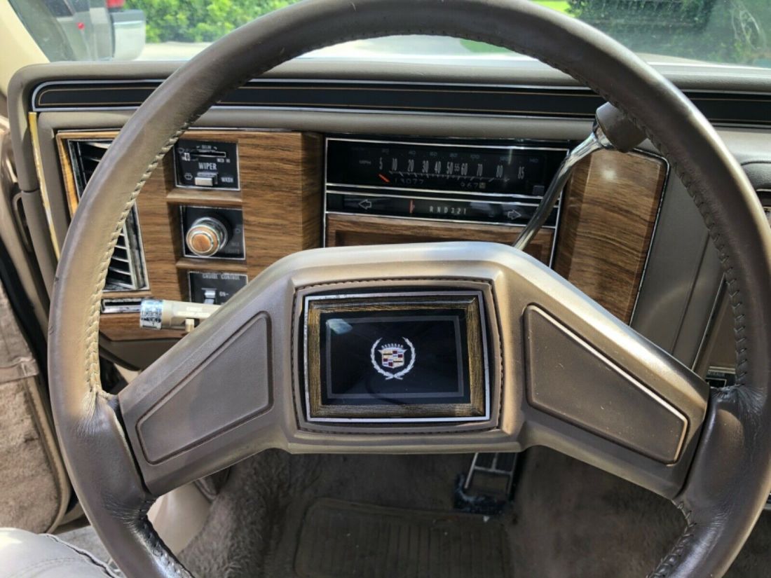 1985 Cadillac Fleetwood - photo 7
