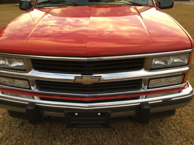 1994 Chevrolet Suburban Silverado - photo 2