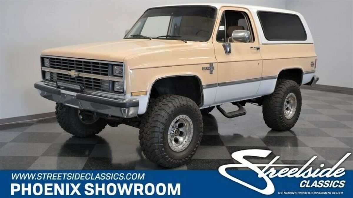 SUV Lifted Offroad V8 Auto Classic Vintage Collector Chevy Four K-5 Tan Beige 1984 Chevrolet Blazer K5 4x4