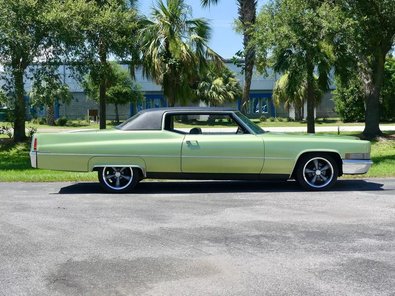 1970 Cadillac Coupe DeVille - photo 3