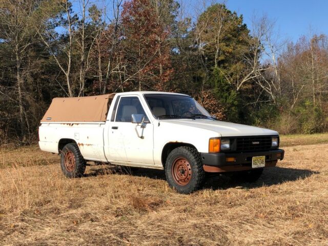Sweet 1984 Toyota Pickup 22r Longbed very clean / reliable 1984 Toyota Tacoma