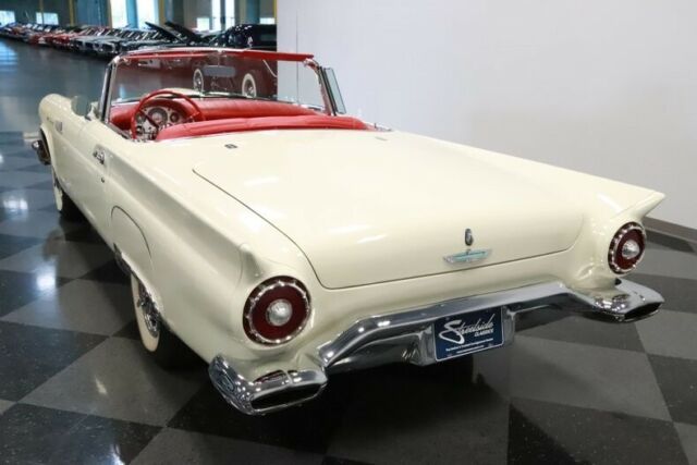 1957 Ford Thunderbird Convertible - photo 11