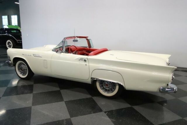 1957 Ford Thunderbird Convertible - photo 9