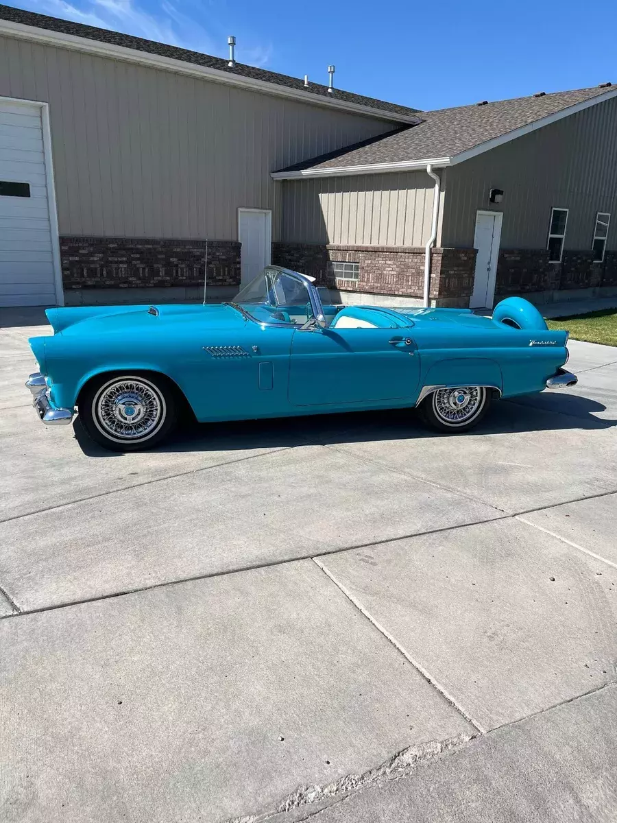 1956 Ford Thunderbird