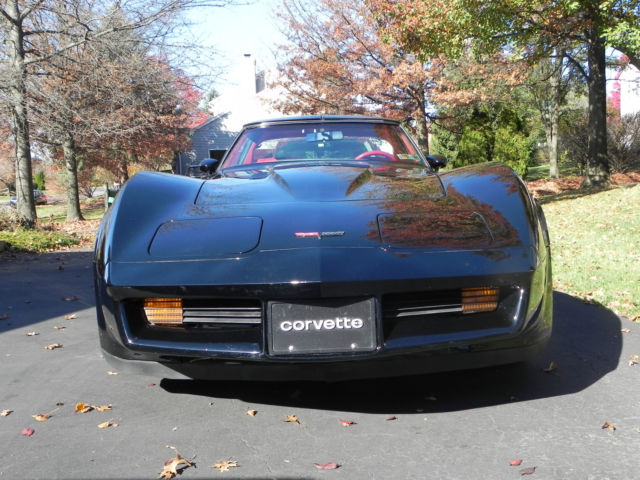 1981 Chevrolet Corvette Base Coupe - 2 Door - photo 4
