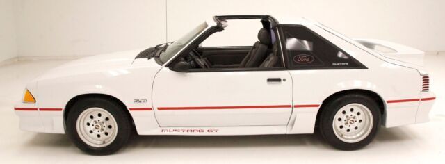 1987 Ford Mustang GT - photo 3