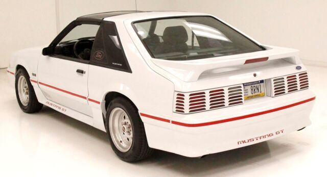 1987 Ford Mustang GT - photo 4