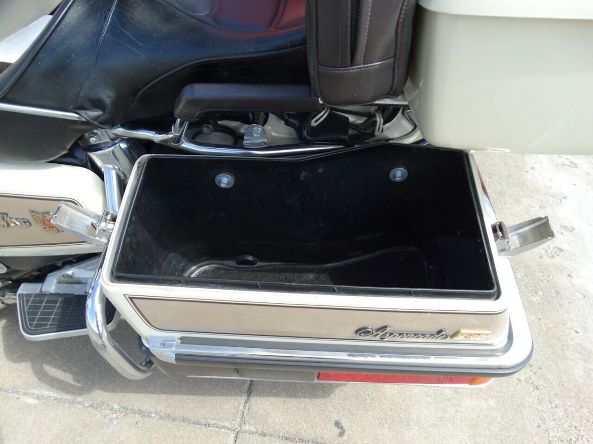 1986 Honda Goldwing Aspencade SE-1 - photo 11