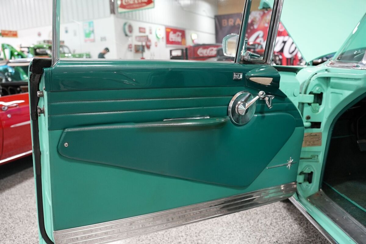 1957 Lincoln Premiere - photo 10