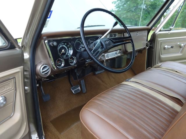1972 Chevrolet C-10 Custom 10 Deluxe Pickup - photo 9