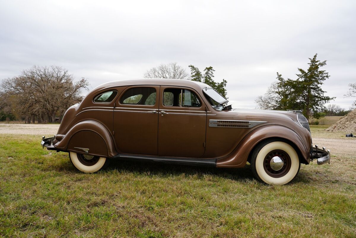 1936 Chrysler Airflow Imperial Sedan - photo 4