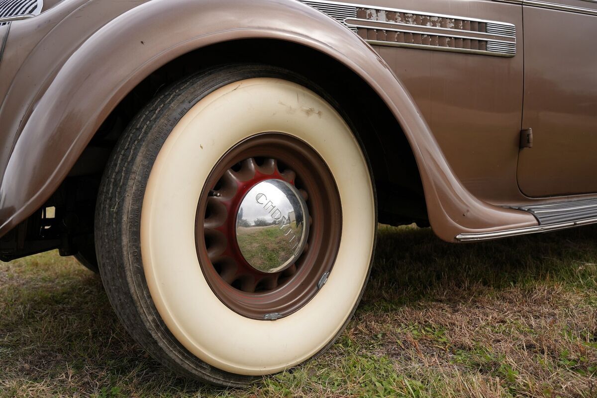 1936 Chrysler Airflow Imperial Sedan - photo 8