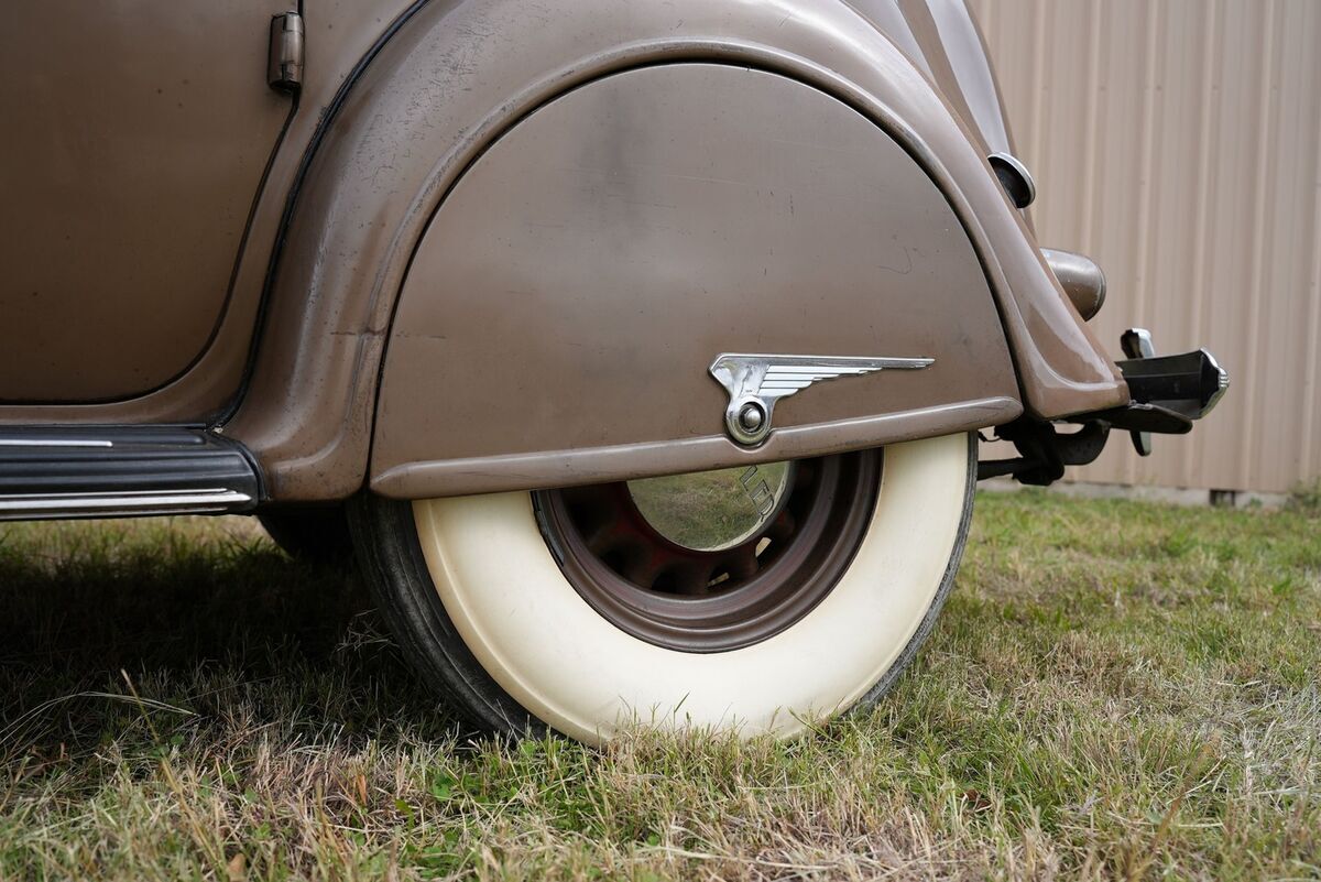 1936 Chrysler Airflow Imperial Sedan - photo 9