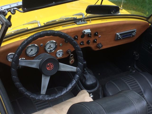1974 MG Midget - photo 2