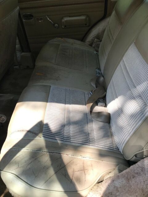 1991 Jeep Wagoneer THE Breaking Bad Skyler White’s Prop Vehicle - photo 6