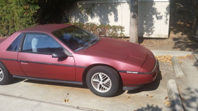 1987 Pontiac Fiero Black - photo 2