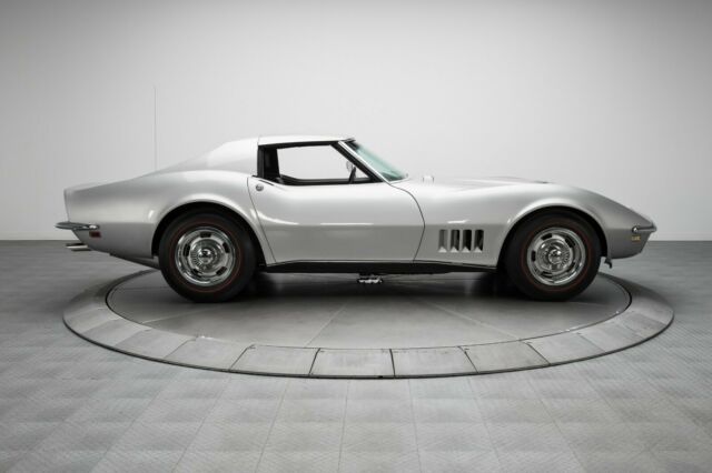 THE LEGENDARY FIRE BREATHING ALUMINUM HEAD 427 > L89 1968 Chevrolet Corvette L89