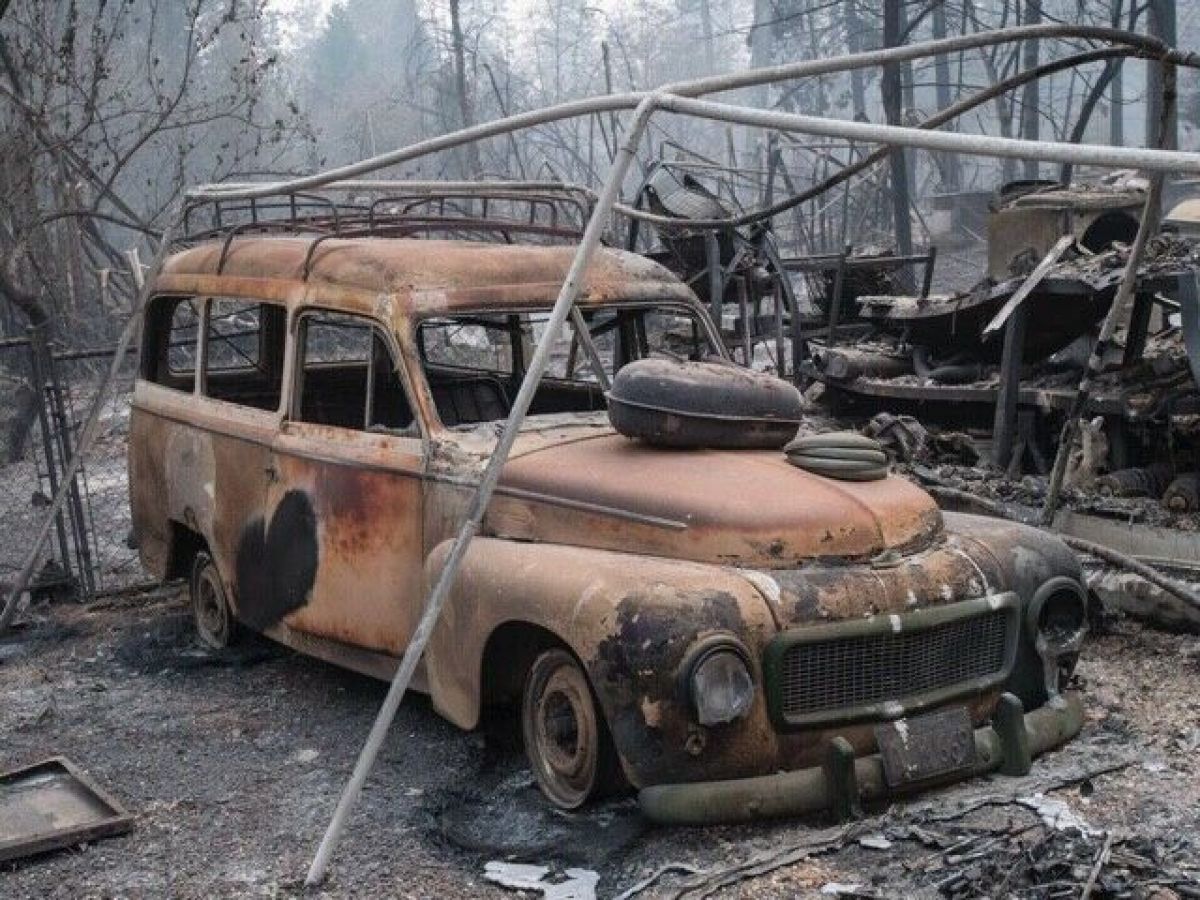 1957 Volvo 445 burned - photo 2