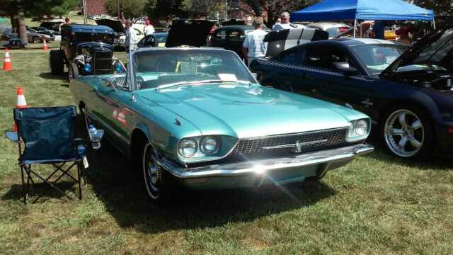 1966 Ford Thunderbird Convertible - photo 11