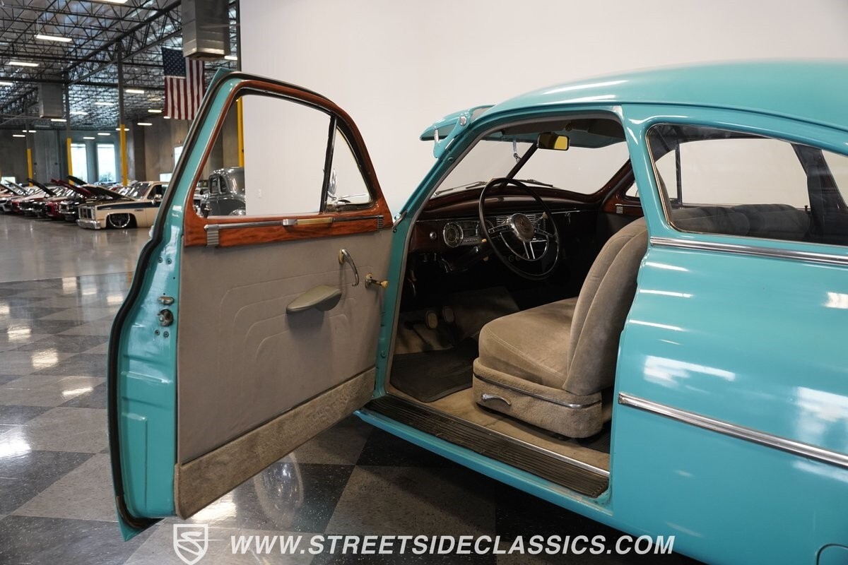 1950 Packard Deluxe 8 - photo 4