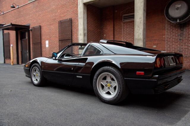 1987 Ferrari GTS - photo 11