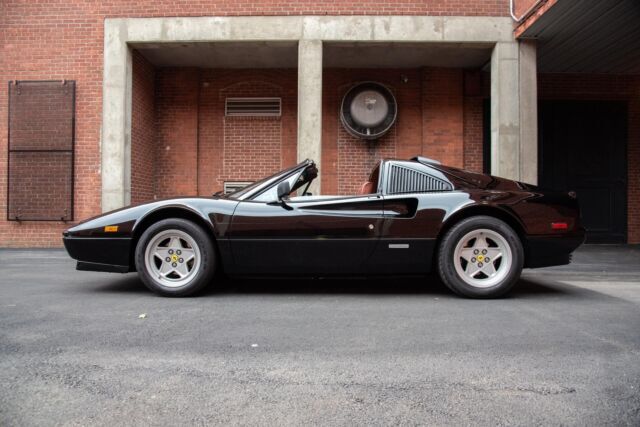 1987 Ferrari GTS - photo 9