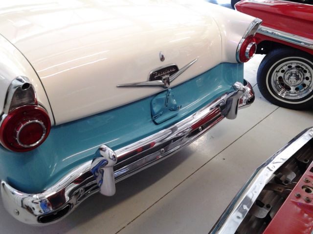 1956 Ford Crown Victoria white and green - photo 4