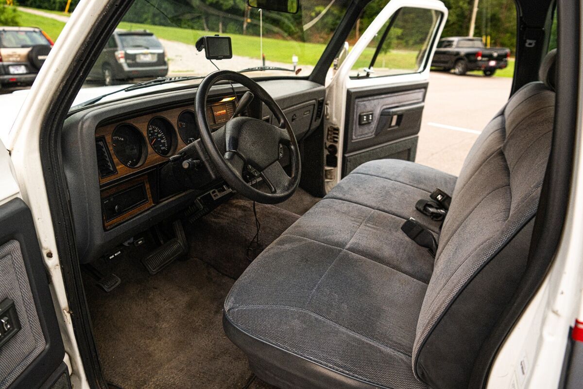 1992 Dodge Ram 2500 - photo 6