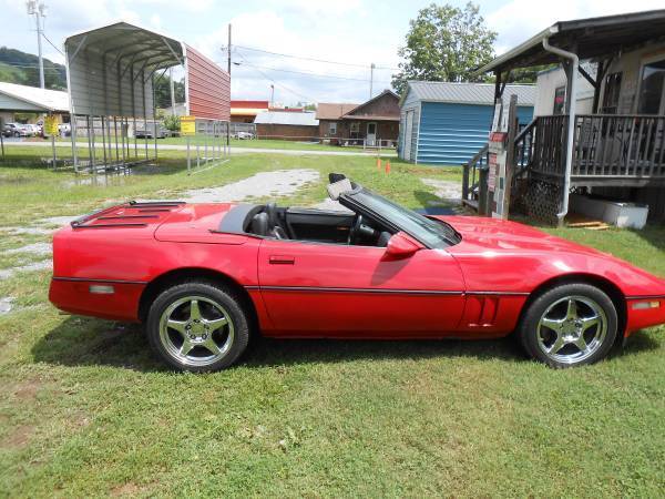 This is it! Looking for a Convertable Sports Car, American Muscle or a Vette? 1988 Chevrolet Corvette