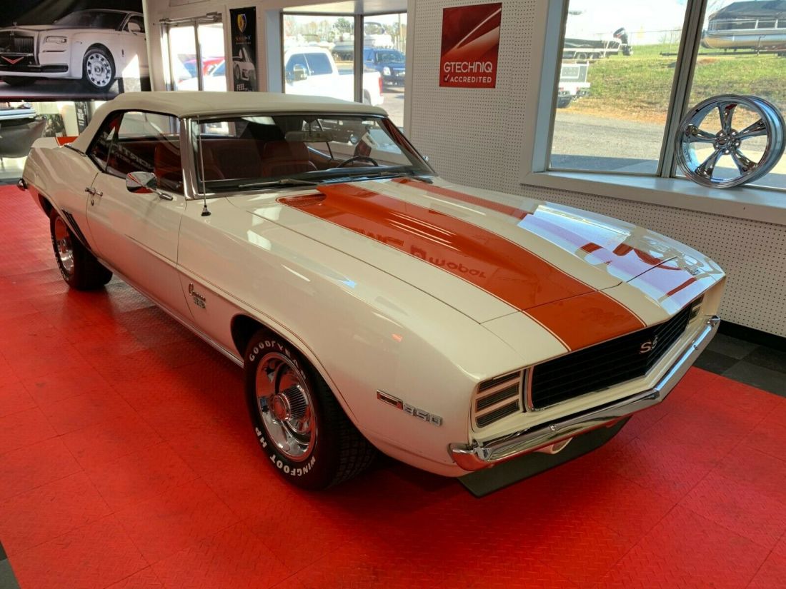 1969 Chevrolet Camaro Z11 Pace Car - photo 13