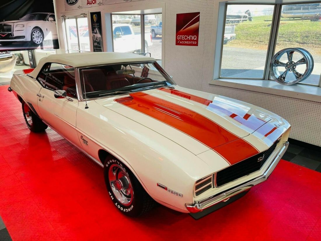 1969 Chevrolet Camaro Z11 Pace Car - photo 3