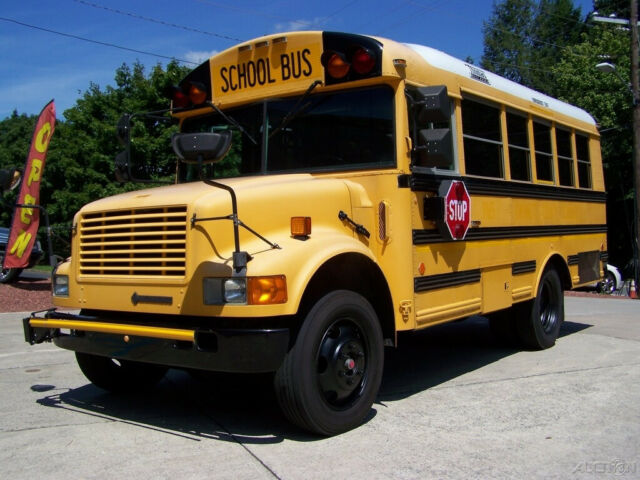 THOMAS 16 PASS BUS HANDICAP WHEELCHAIR LIFT COMP TO FREIGHTLINER COACH BLUE BIRD 1991 International Harvester 3700 1-OWNER 80K 7.3L DIESEL AC SHORT SCHOOL CHURCH