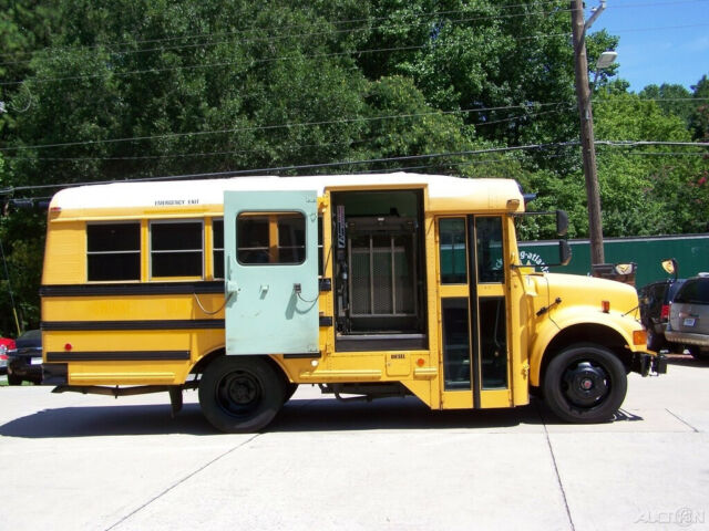 1991 International Harvester 3700 1-OWNER 80K 7.3L DIESEL AC SHORT SCHOOL CHURCH - photo 8