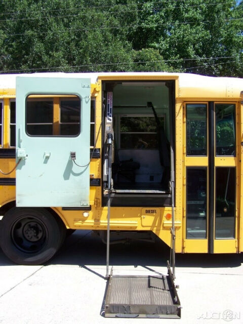 1991 International Harvester 3700 1-OWNER 80K 7.3L DIESEL AC SHORT SCHOOL CHURCH - photo 9