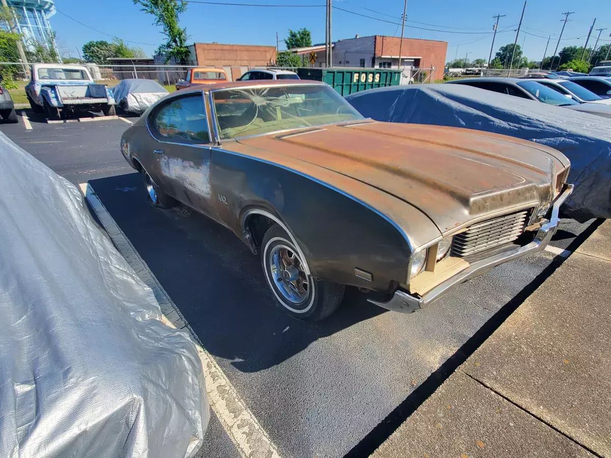 three Oldsmobile 442's as one lot 1968 Oldsmobile 442 Lot of Three 442's , One 1969 and two 1968
