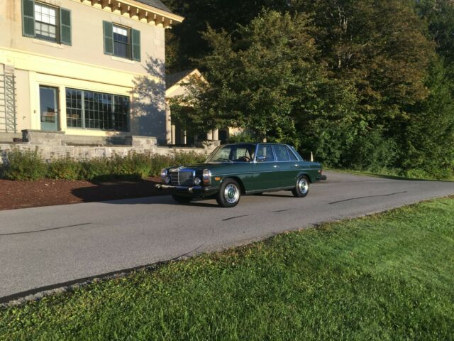 1976 Mercedes-Benz 300-Series Sedan - photo 12