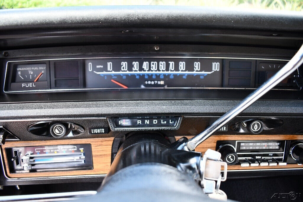 1975 Chevrolet Impala Truly Amazing Spectacular impala V8 Auto - photo 11
