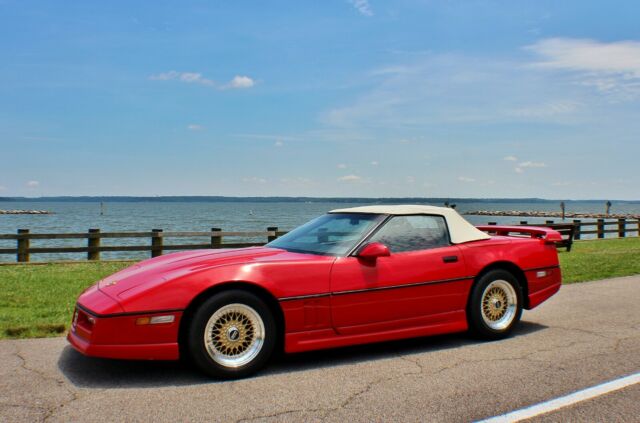 TOP DOWN FUN! WITH JUST 25,700 MILES!!! GREAT CHRISTMAS GIFT TO YOURSELF!!!! 1987 Chevrolet Corvette Greenwood
