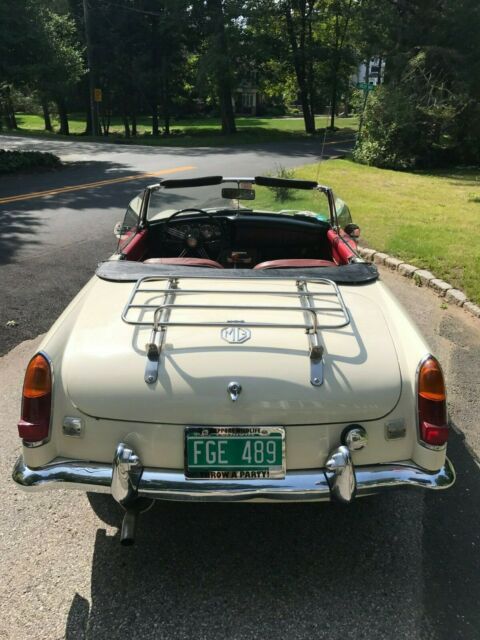 1968 MG MGB silver - photo 13