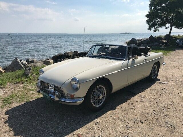 1968 MG MGB silver - photo 3