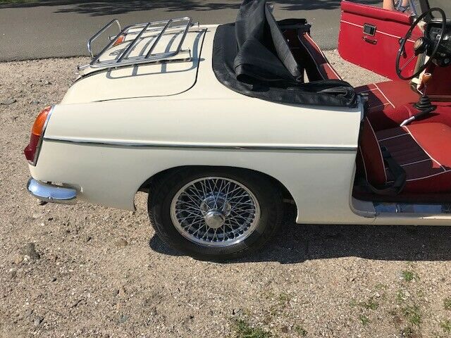 1968 MG MGB silver - photo 7
