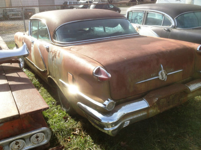 1956 Oldsmobile Ninety-Eight Holiday Sedan - photo 3