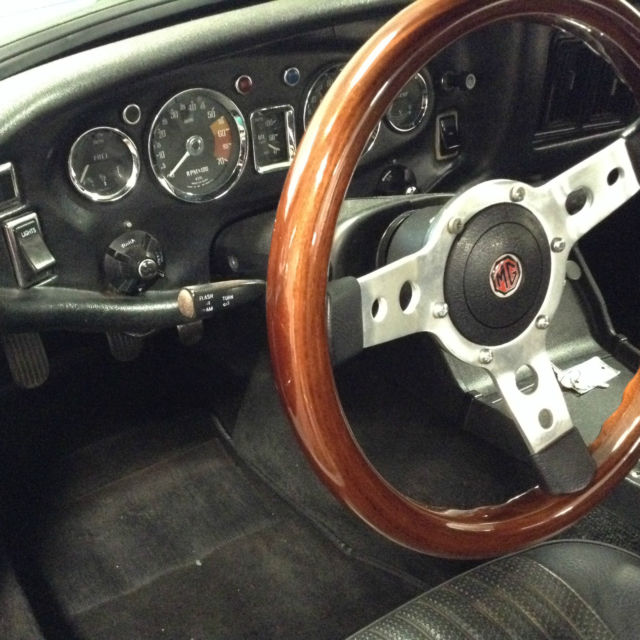 1972 MG MGB NEW INTERIOR - photo 9